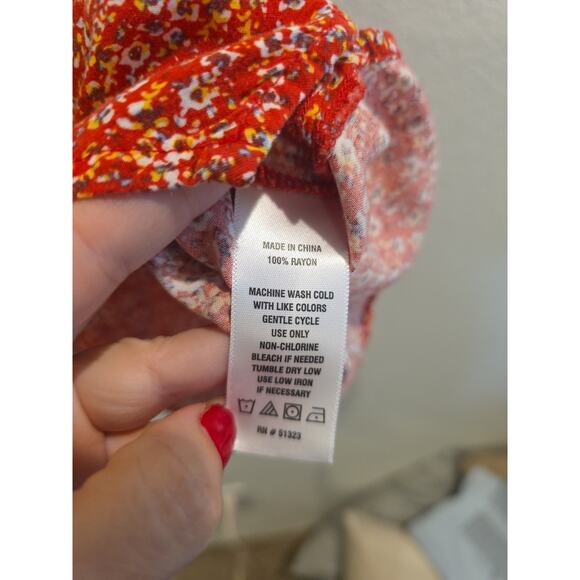 Nordstrom CeCe Floral TieShoulder Sleeveless Top Womens LG Red Floral 100% Rayon - Picture 5 of 6